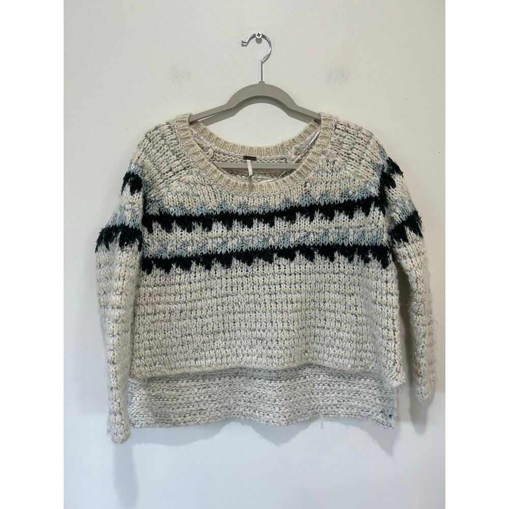 Free People sweater size S fuzzy fair isles boxy cream ivory with blue